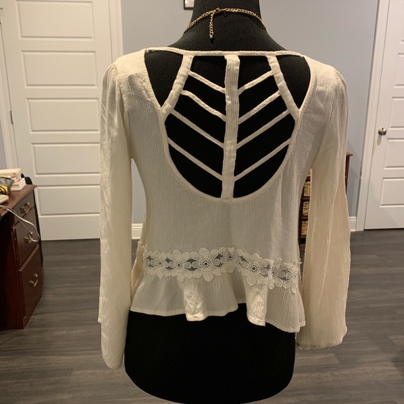 **SOLD** Blu Pepper Top - Picture 4 of 6